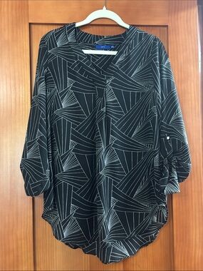 Apt. 9 Black Geometric V-Neck Tunic